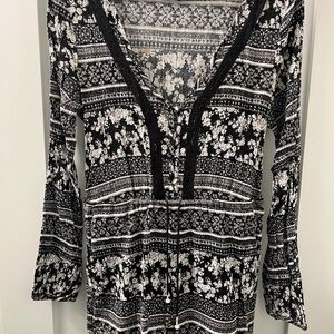 House of Harlow 1960 Monochrome Floral Blouse